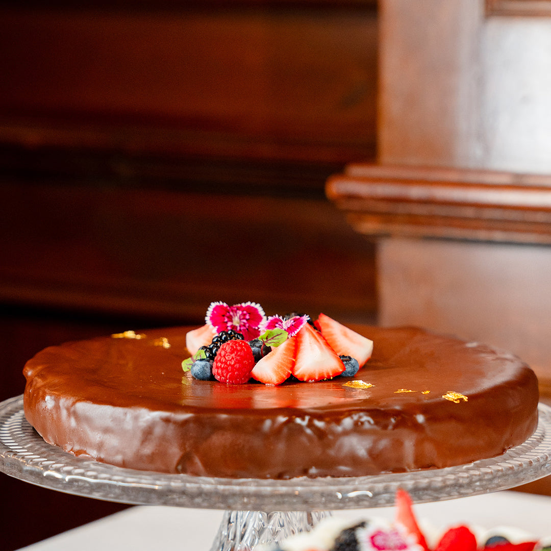 CHOCOLATE DECADENCE CAKE – G.LION HAWAII